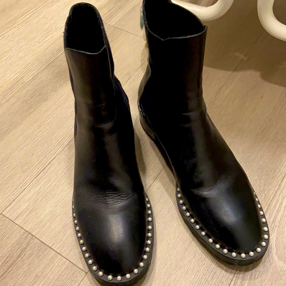 stuard weitzman boots